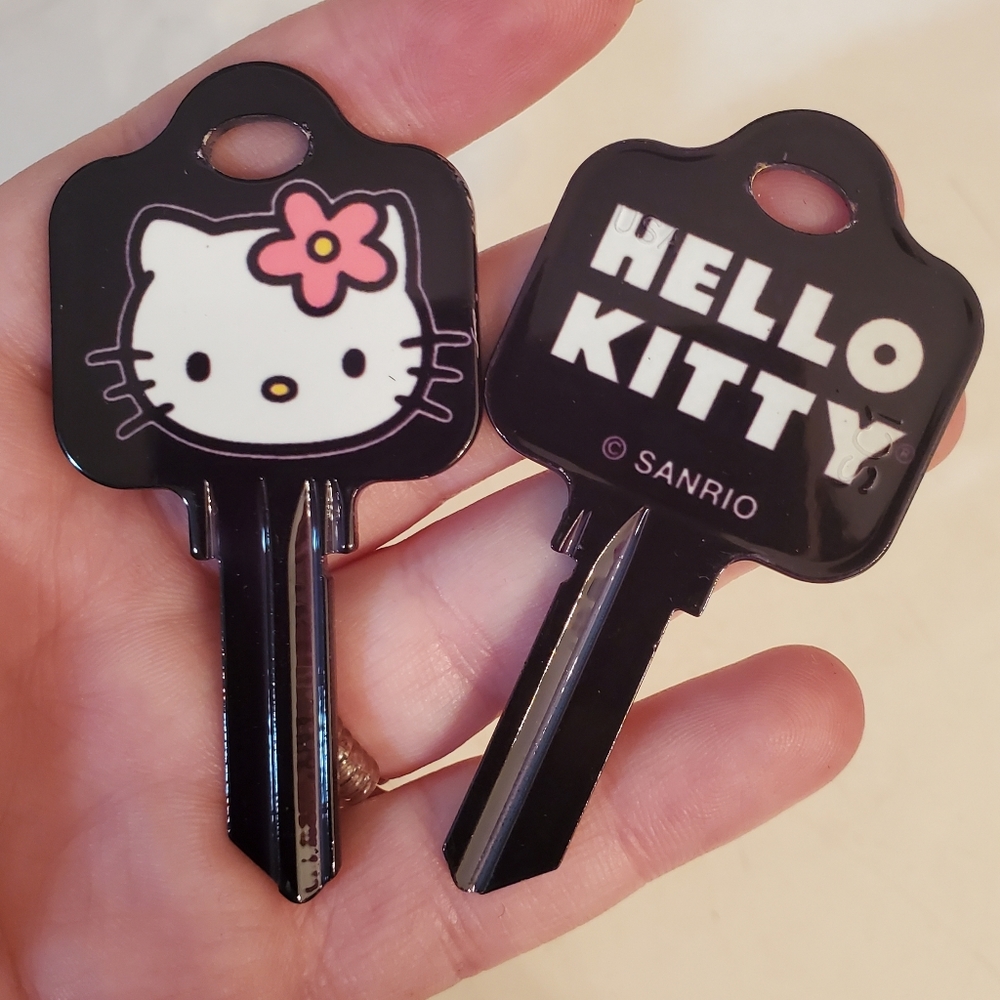Hello Kitty - Picture 2 of 2